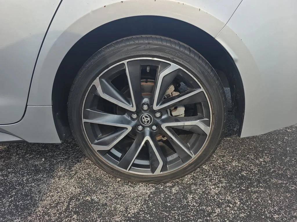 Used 2020 Classic Silver Metallic Toyota SE image 27
