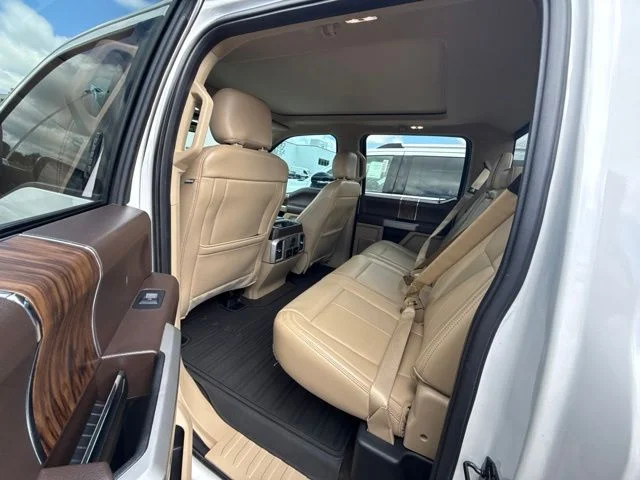 Used 2018 White Platinum Clearcoat Metallic Ford Lariat image 6