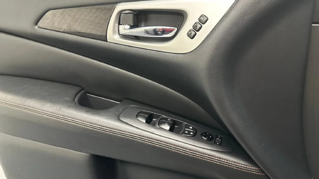 Certified Used 2020 Gray Nissan SL image 19