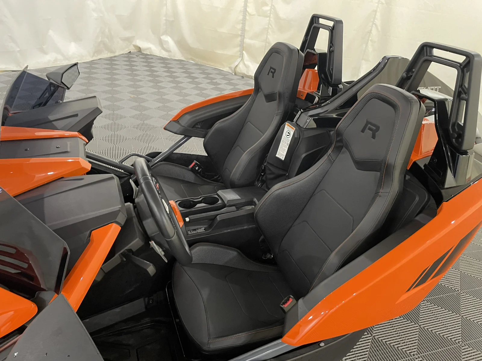 Used 2023 Orange Polaris  image 9