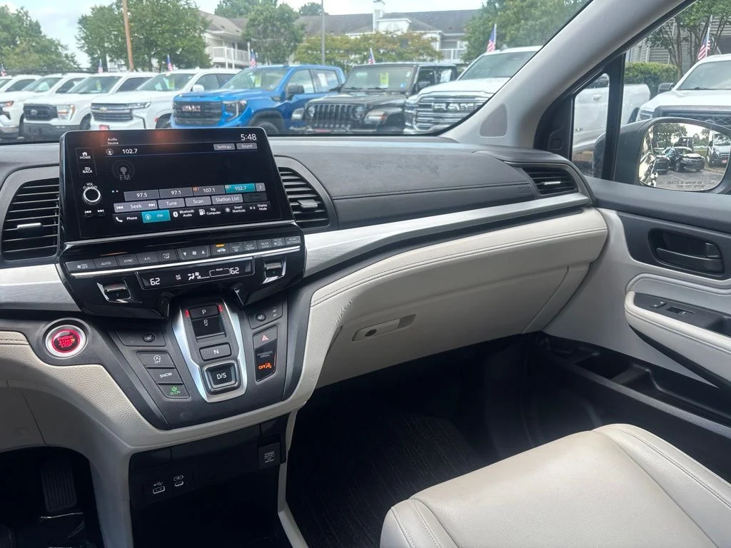 Used 2025 Gray Honda EX-L image 11