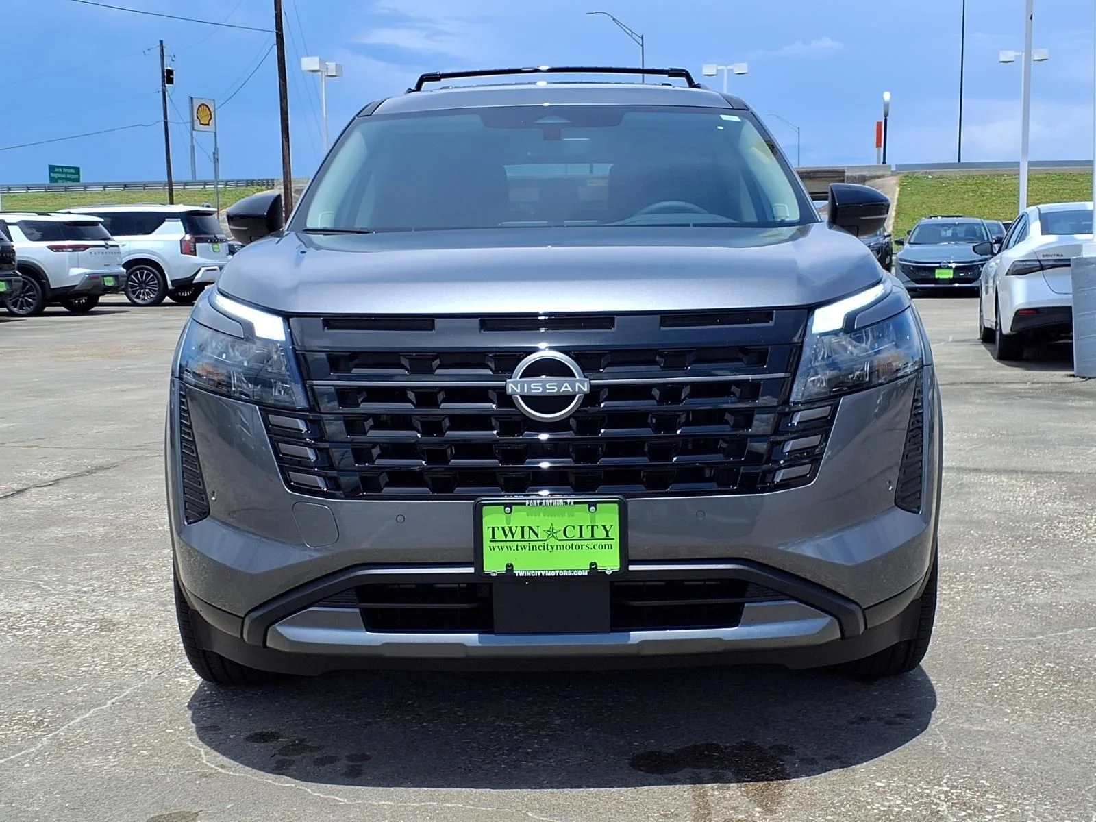 New 2026 Gray Nissan SL image 3