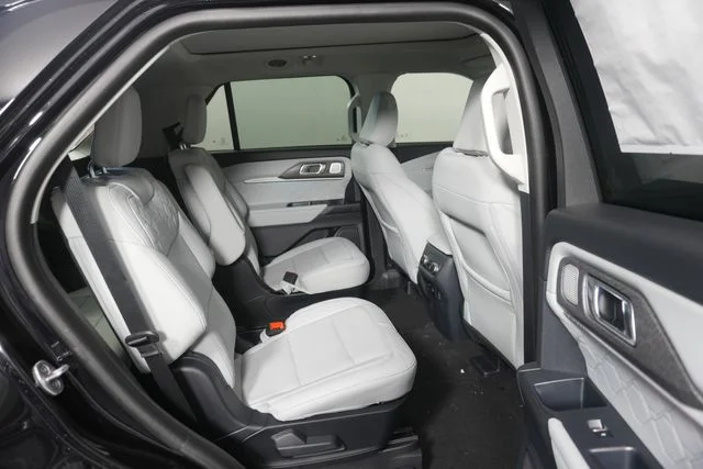 New 2026 Agate Black Metallic Ford Platinum™ image 31