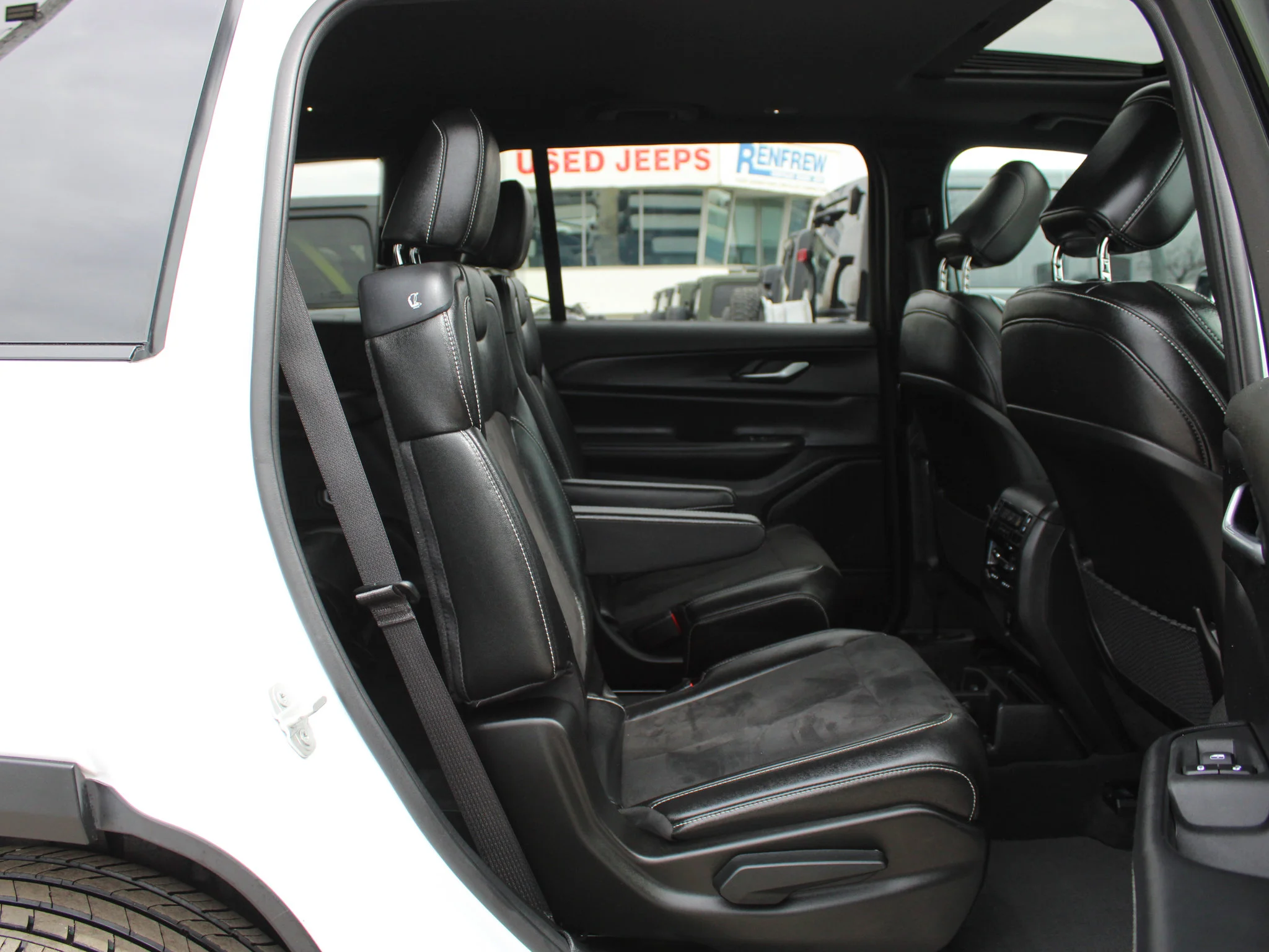 Certified Used 2024 White Jeep Altitude * No Accidents | Trailer Tow | Sunroof | Heated Seats | Adaptive Cruise | Captain
