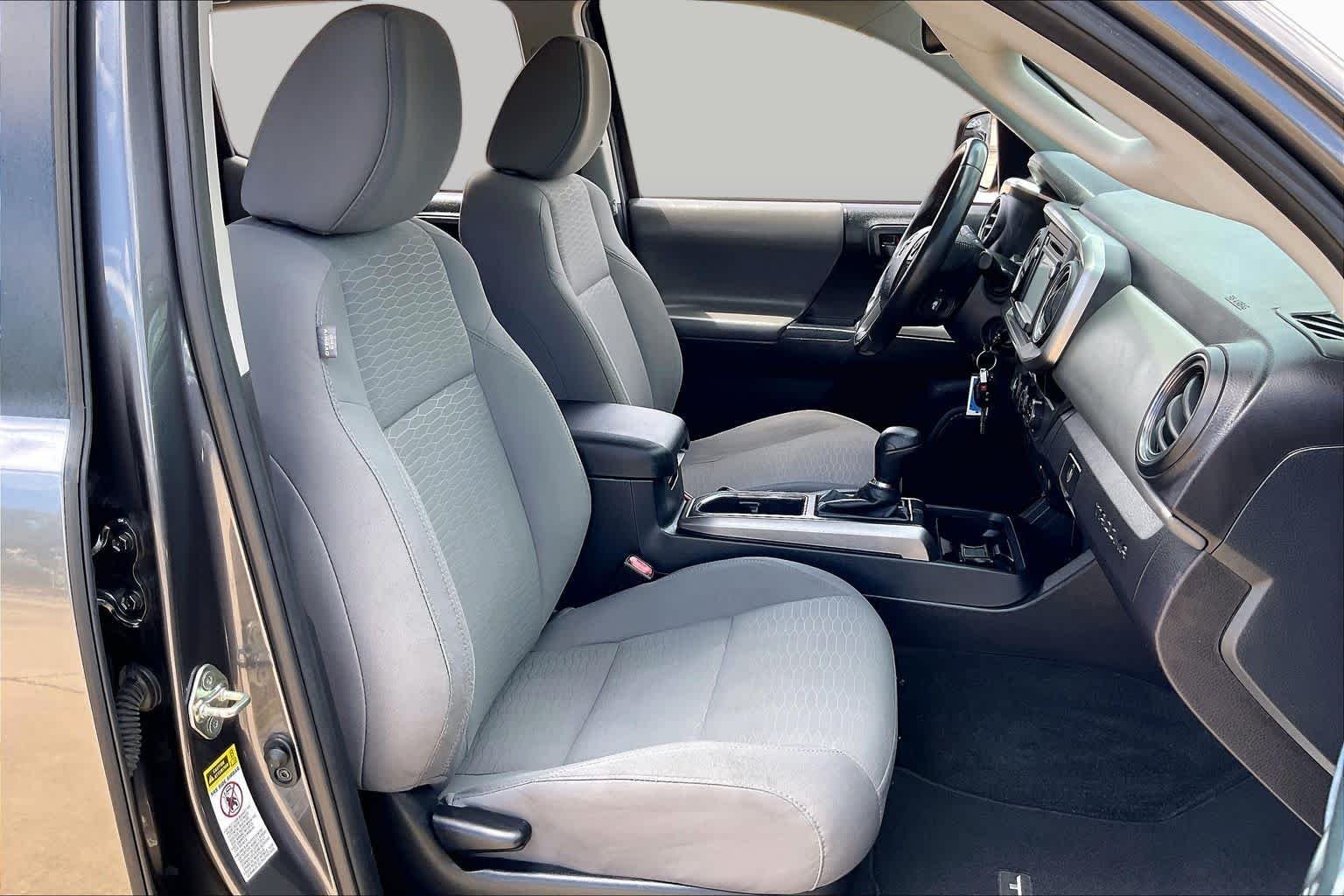 Used 2017 Magnetic Gray Metallic Toyota SR5 image 9