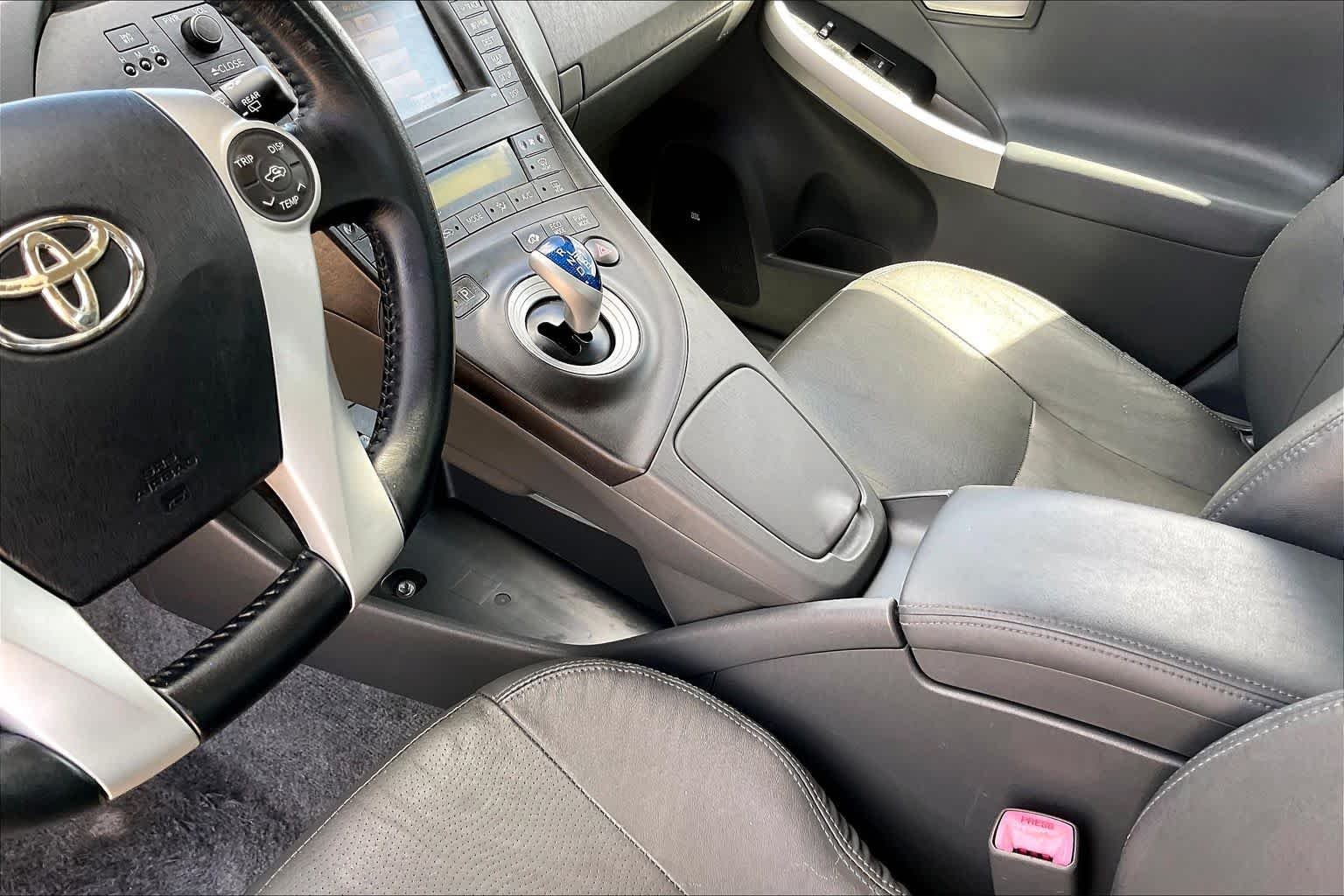 Used 2011 Winter Gray Metallic Toyota I image 16