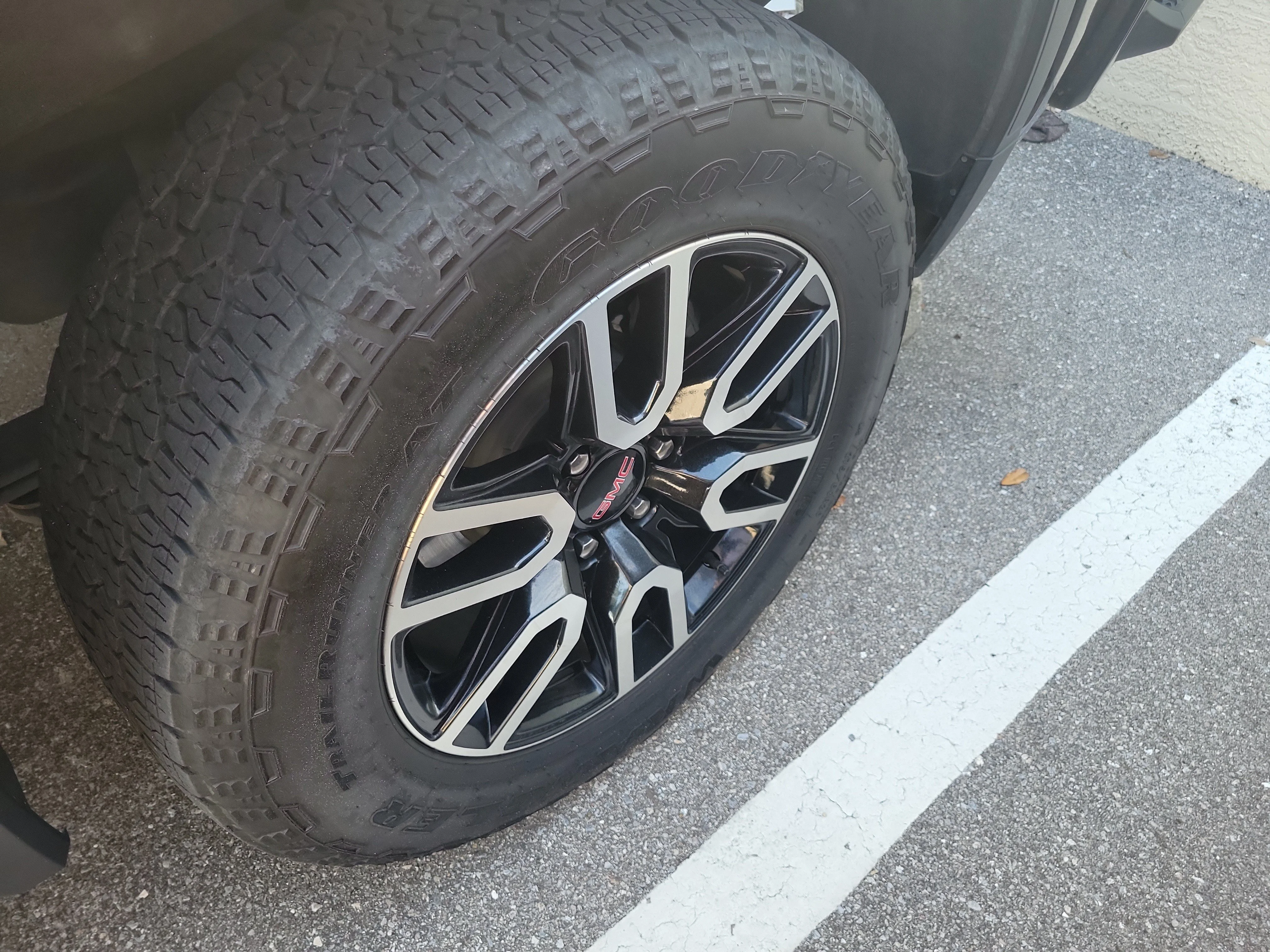 Used 2024 Onyx Black GMC AT4 image 9