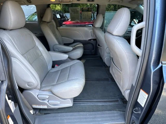 Used 2015 Shoreline Blue Pearl Toyota  image 26