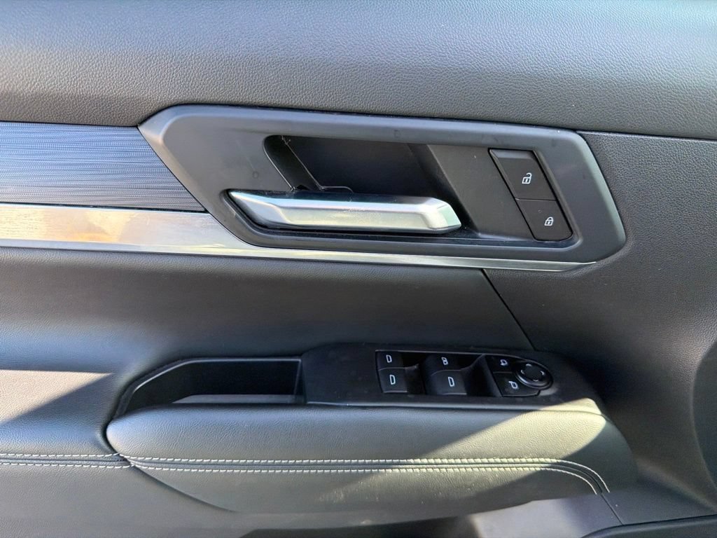 Used 2025 Summit White GMC AWD Elevation image 9