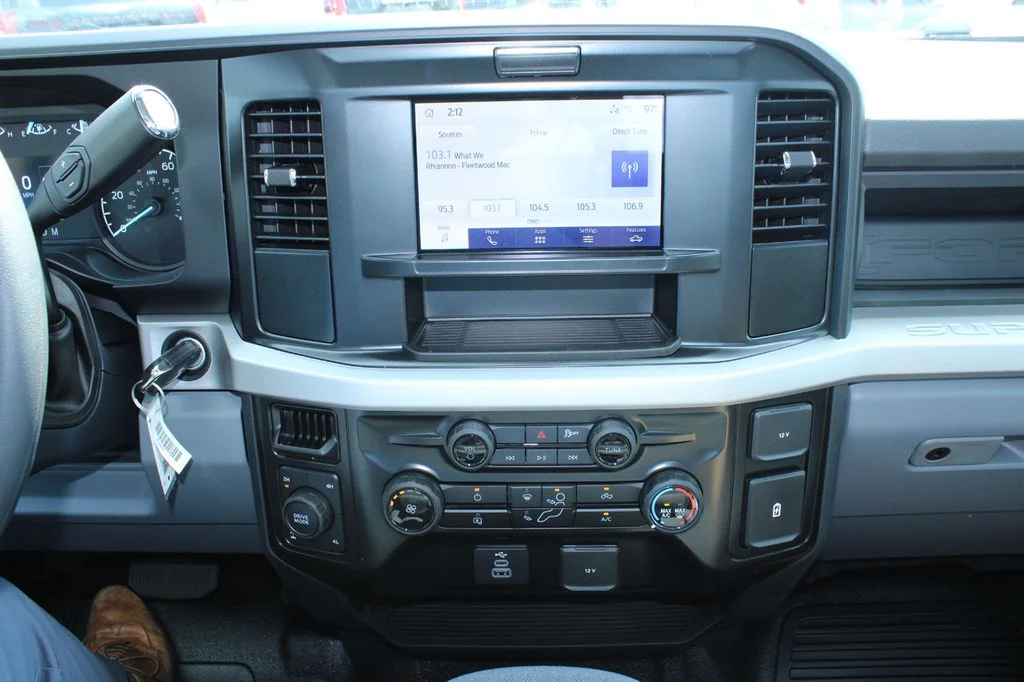 New 2027 Oxford White Ford F-350® XL image 26