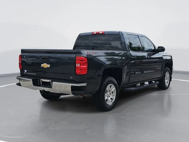 Used 2018 Gray Chevrolet LT image 3