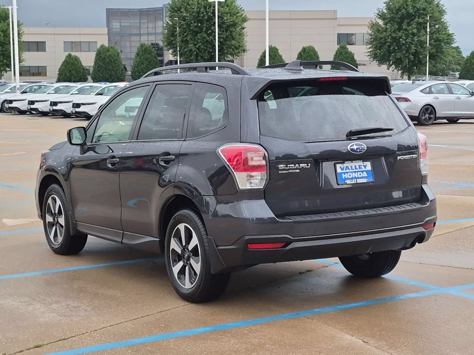 Used 2018 Dark Gray Metallic Subaru 2.5i Premium AWD image 8