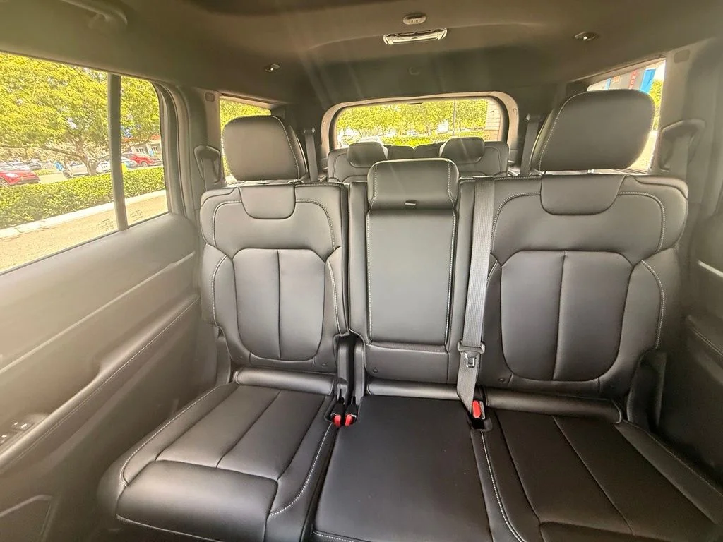 New 2026 Velvet Red Pearl-Coat Exterior Paint Jeep Limited image 23