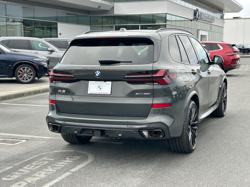 New 2026 Dravit Grey Metallic BMW xDrive40i image 5