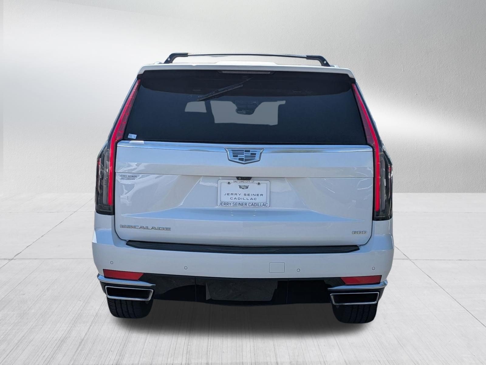 Certified Used 2022 CRYSTAL WHITE TRICOAT Cadillac Premium Luxury Platinum image 4