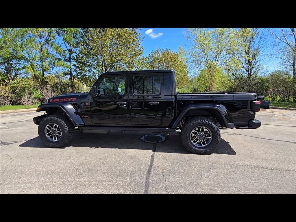 New 2026 Black Clear-Coat Exterior Paint Jeep Mojave X image 5