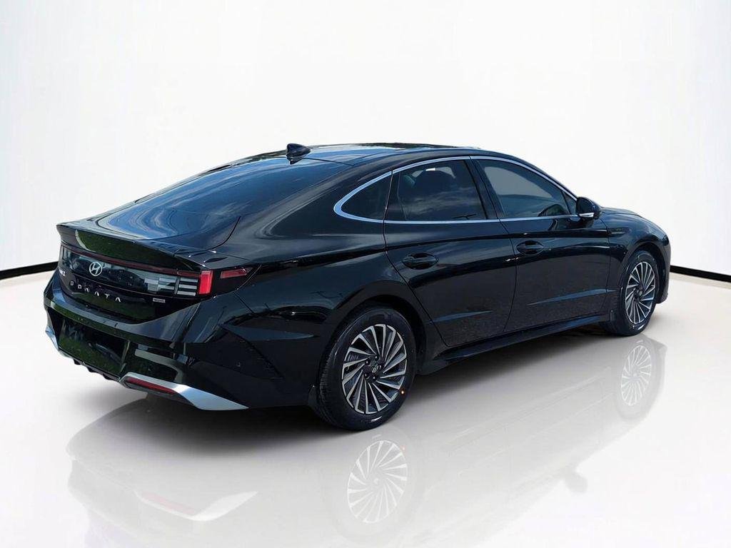 New 2026 Black Hyundai Limited image 5