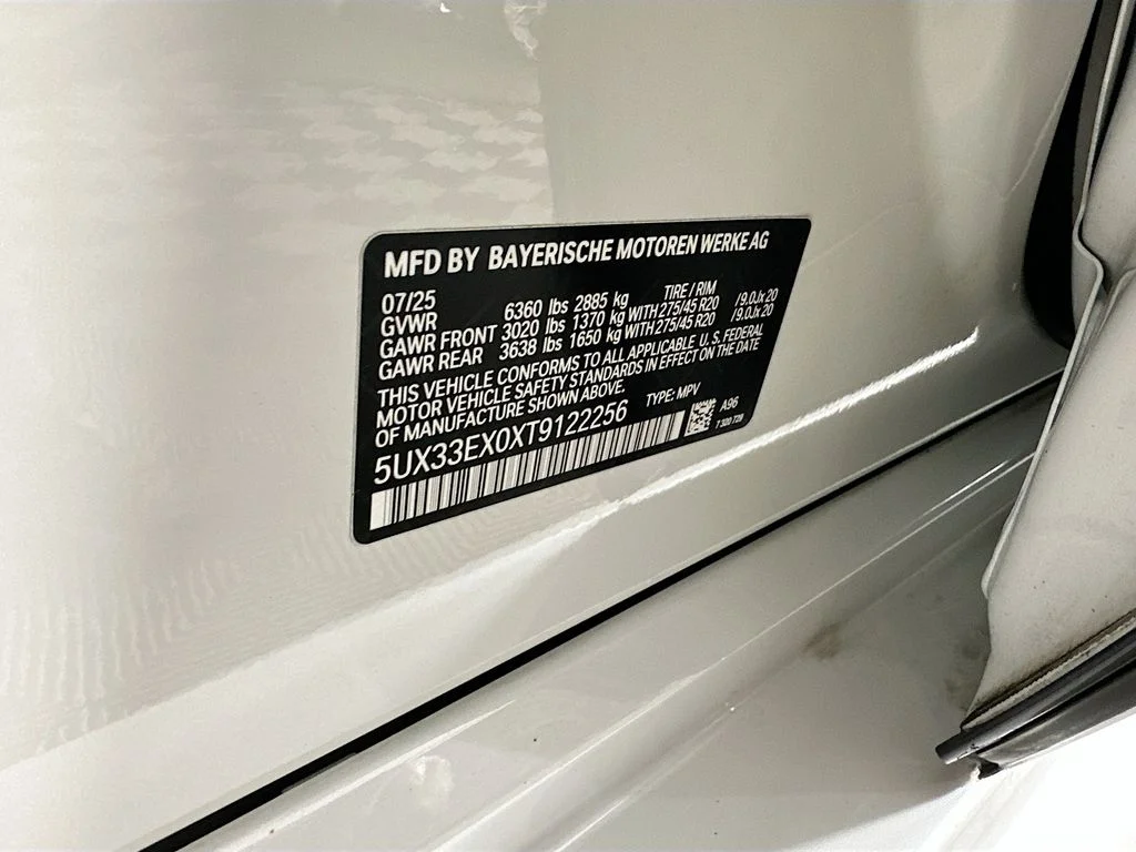 Used 2026 White Metallic BMW xDrive40i image 31
