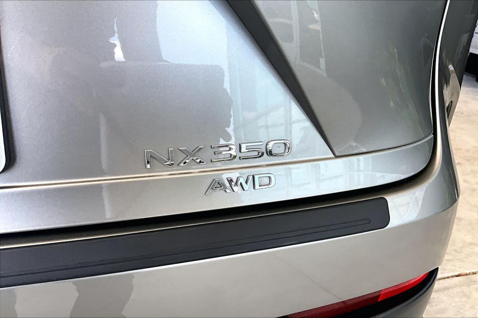 Used 2024 Atomic Silver Lexus F SPORT Handling image 28