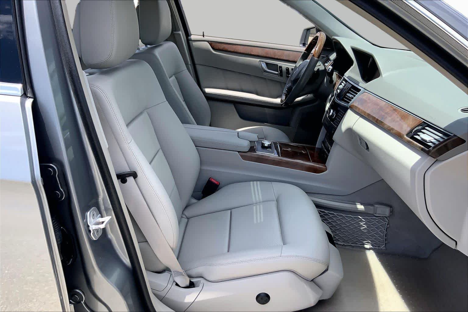 Used 2013 Palladium Silver Metallic Mercedes-Benz E 350 Luxury image 9