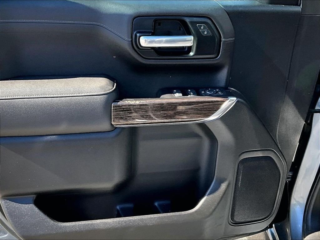 Used 2019 Smokey Quartz Metallic GMC SLE image 9