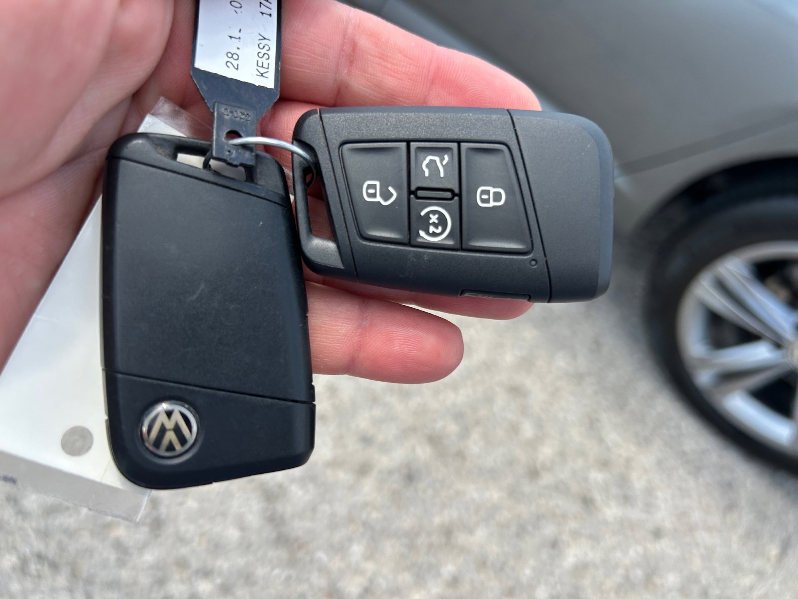 Used 2020 Platinum Gray Metallic Volkswagen R-Line image 28