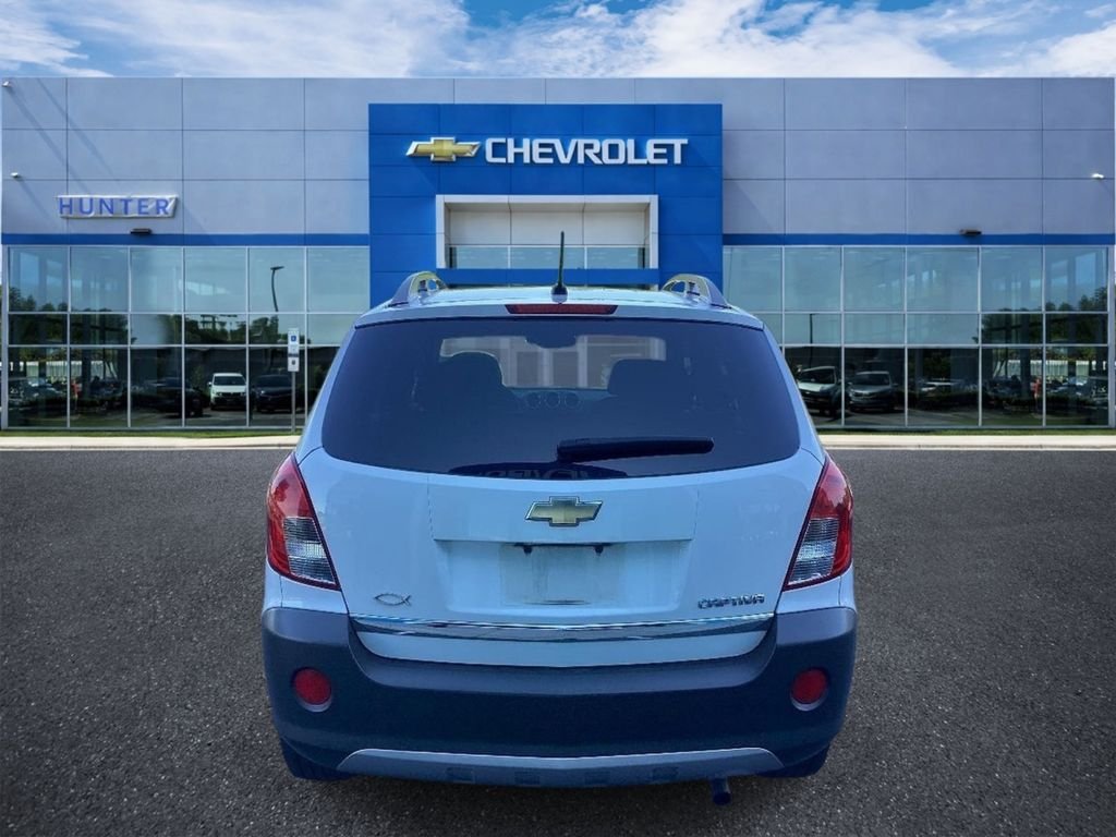 Used 2014 Arctic Ice Chevrolet LS image 3