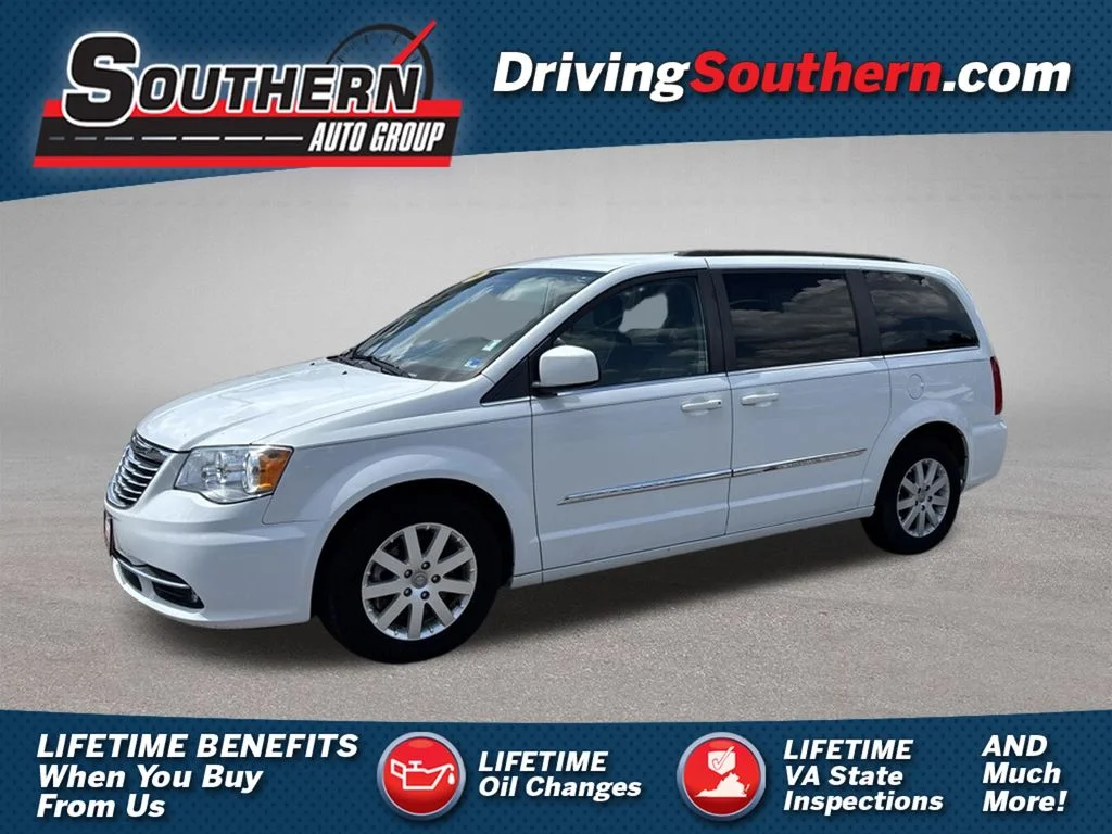 Used 2014 White Chrysler Touring image 1