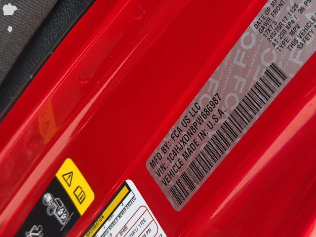 Used 2023 Red Jeep Sport S image 19