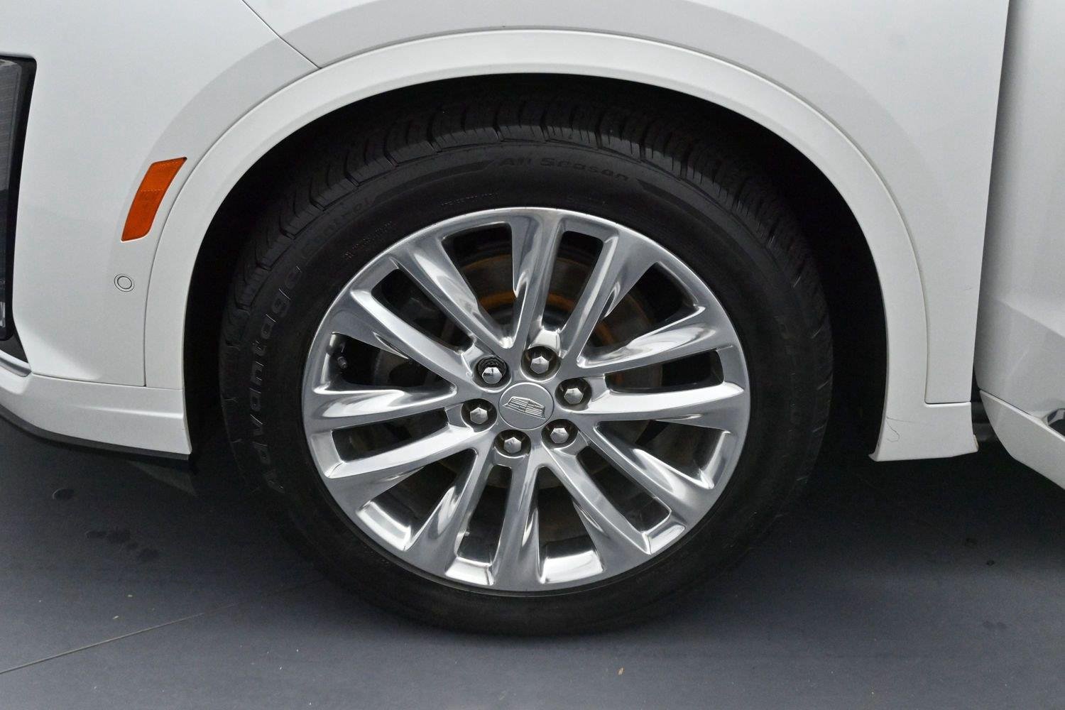 Used 2020 CRYSTAL WHITE TRICOAT Cadillac AWD Premium Luxury image 34