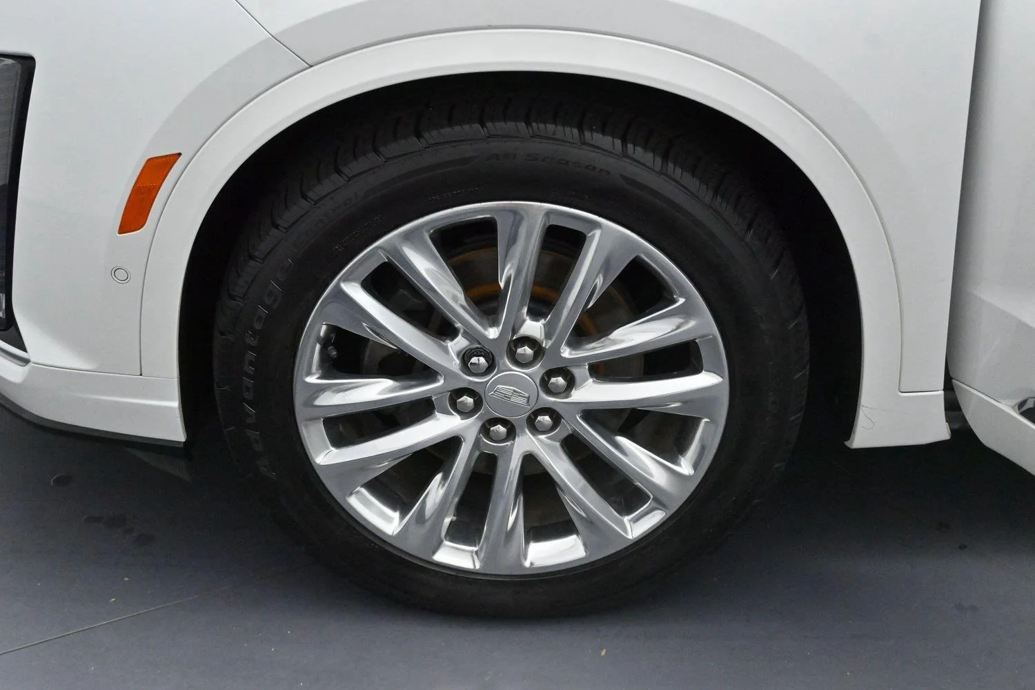 Used 2020 CRYSTAL WHITE TRICOAT Cadillac AWD Premium Luxury image 34