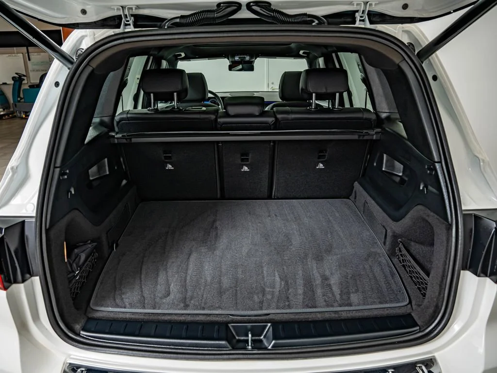 Used 2026 Polar White Mercedes-Benz GLB 250 image 38