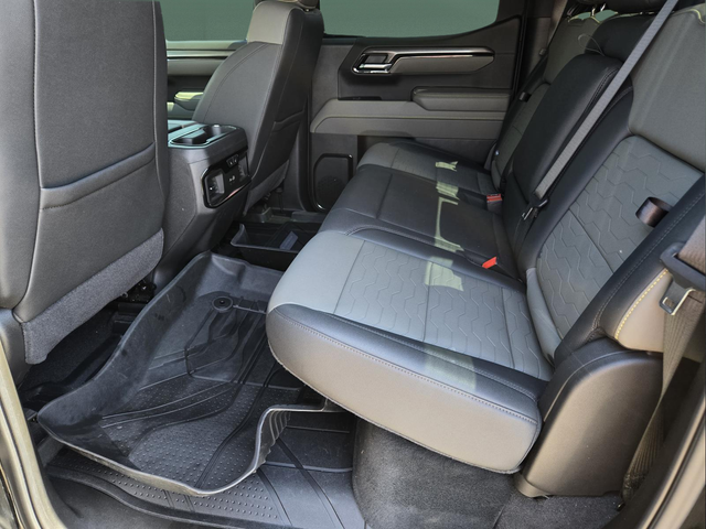 Used 2025 Black Chevrolet ZR2 image 23