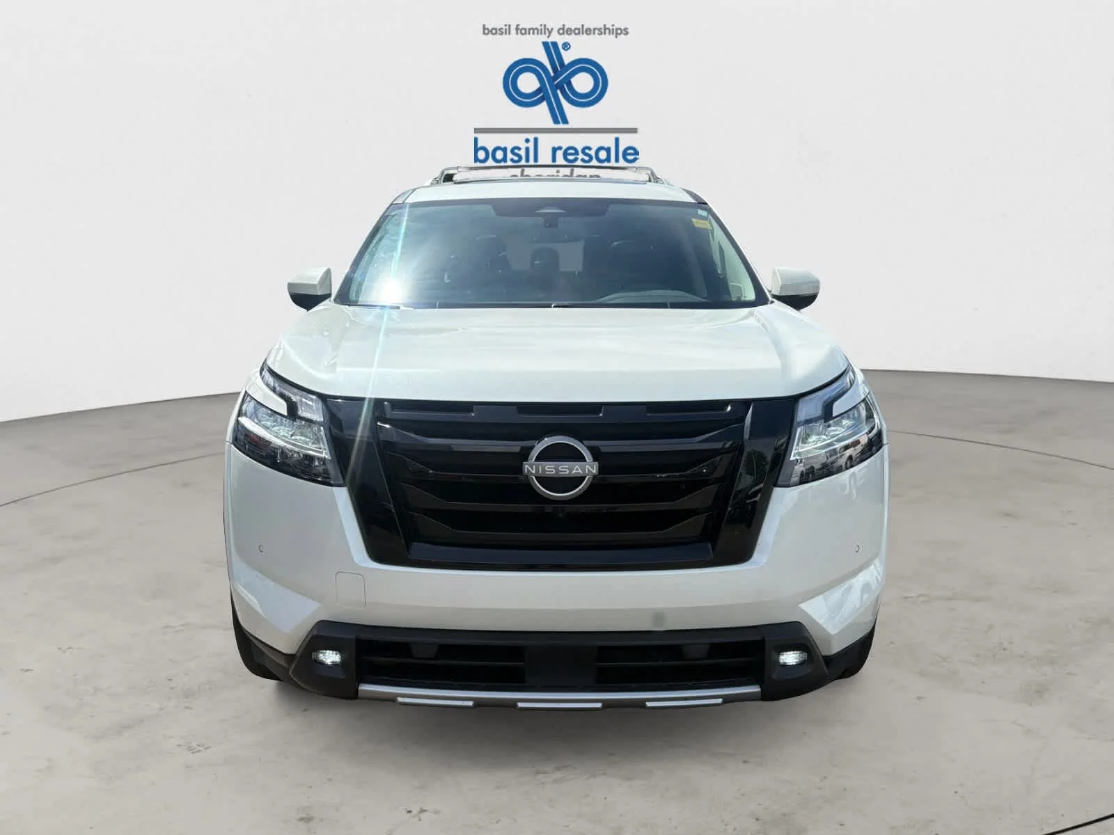 Used 2023 Pearl White Tricoat Nissan SL image 10