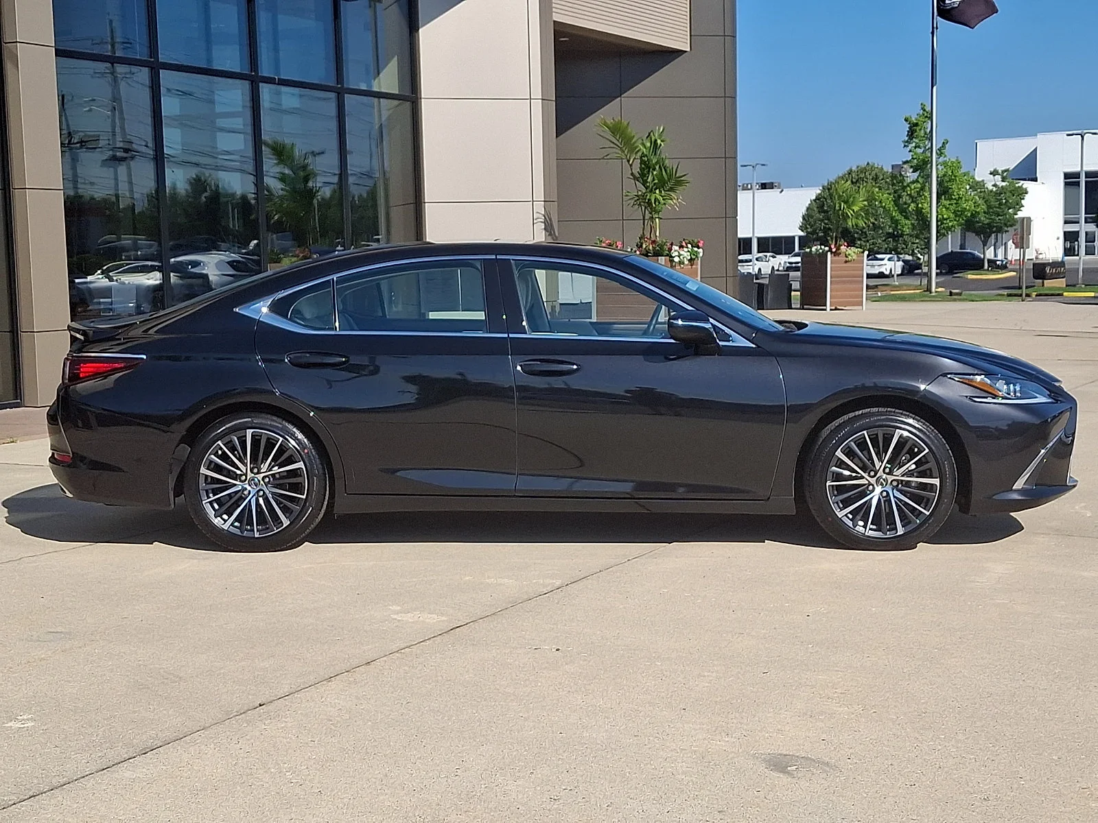 Certified Used 2024 CAVIAR Lexus  image 7