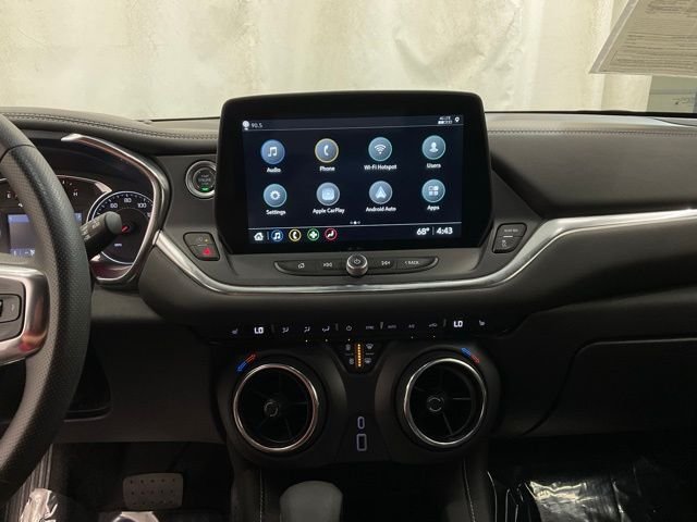 Used 2025 Gray Chevrolet LT image 17