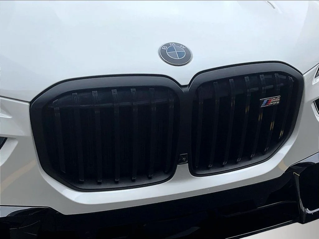 Used 2024 White Metallic BMW M60i image 34