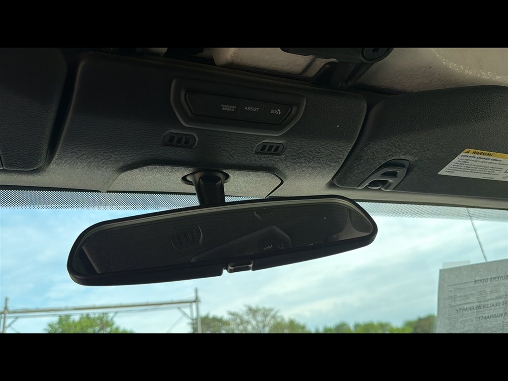 Used 2022  Jeep Unlimited Sport image 16