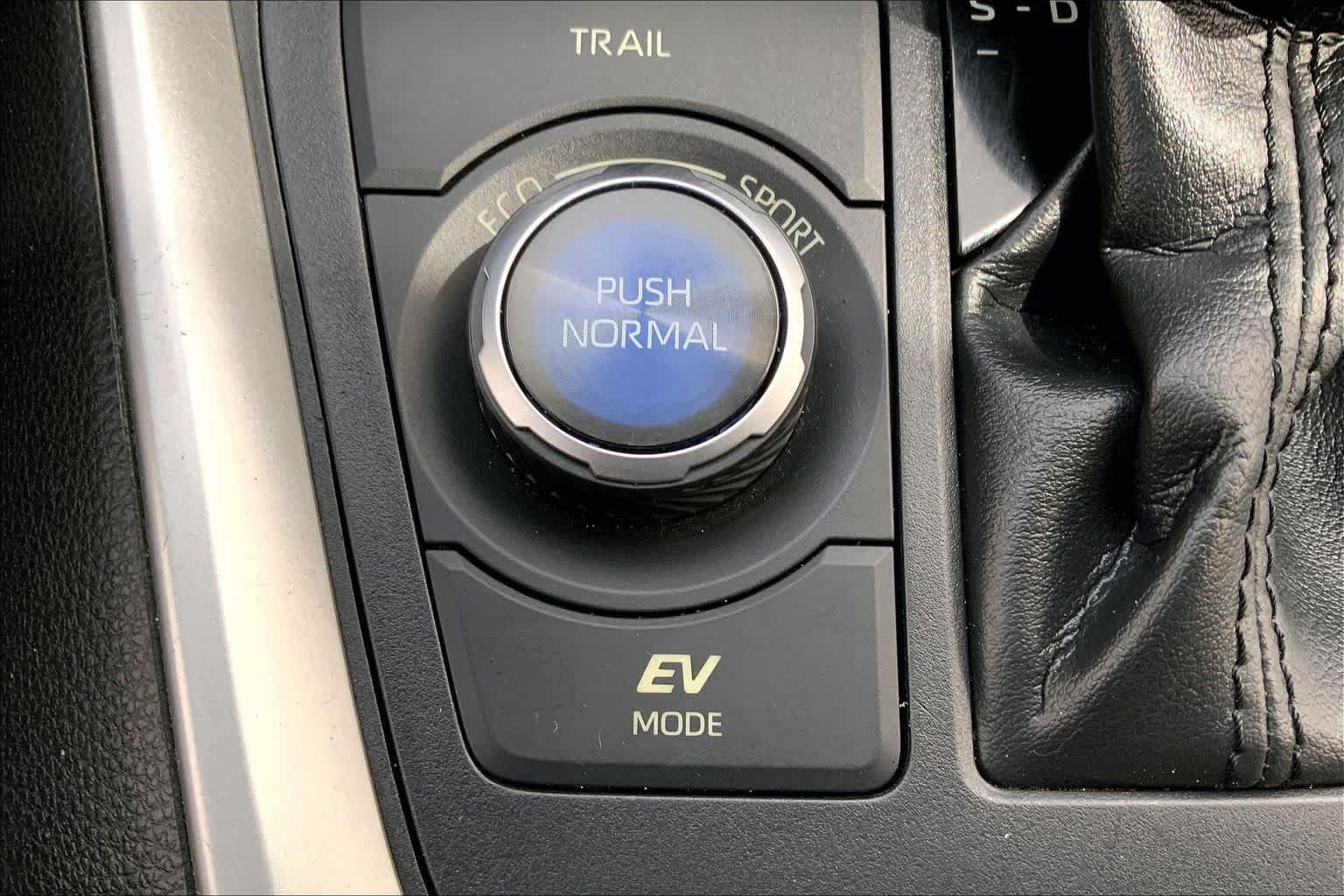 Used 2020 Blizzard Pearl Toyota Hybrid Limited image 35