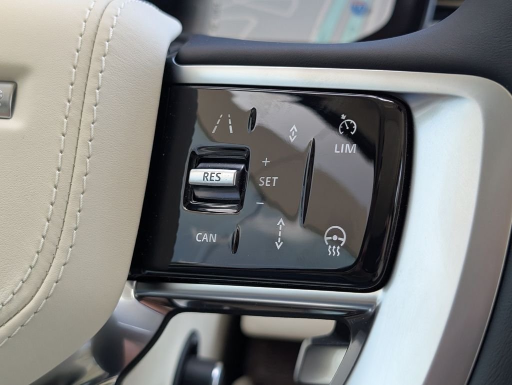 New 2026 Varesine Blue Land Rover SE image 24