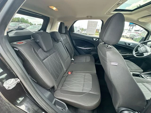 Used 2019 Black Ford SE image 29