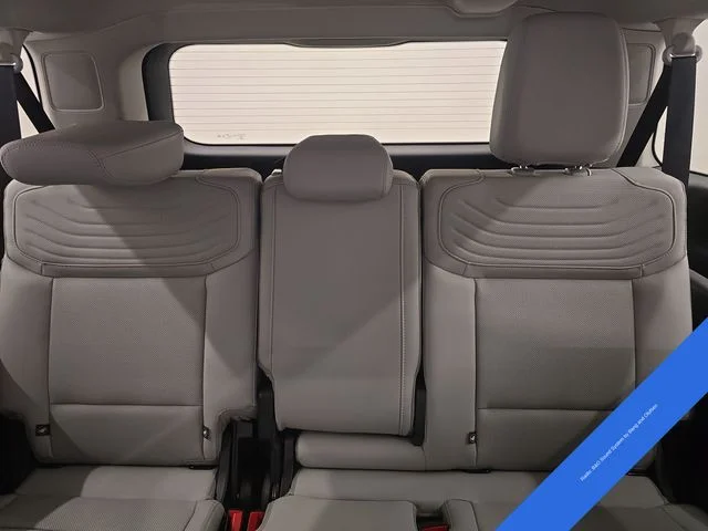 New 2026 Agate Black Metallic Ford MAX Platinum® image 27