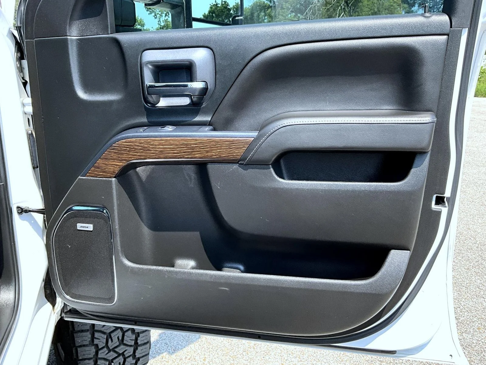 Used 2018 White GMC Denali image 20