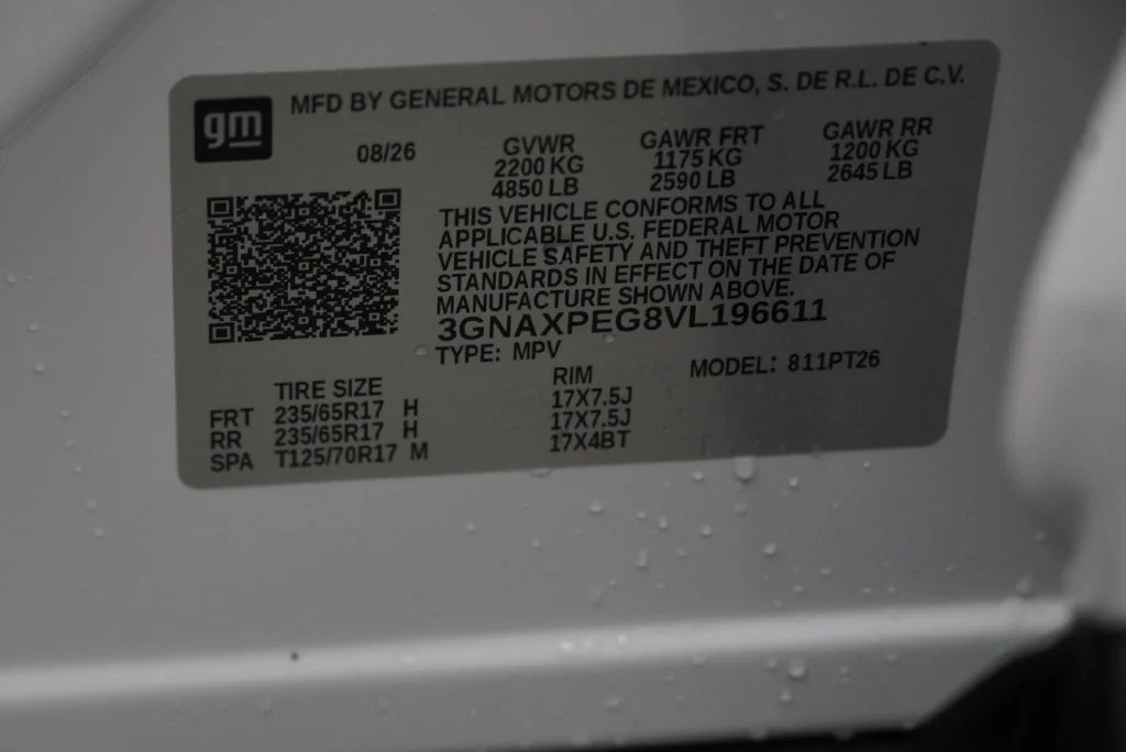 New 2027 Summit White Chevrolet LT image 42