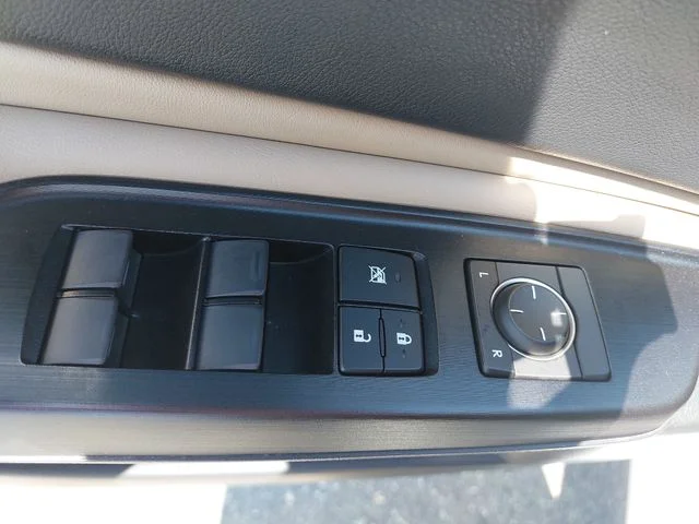 Used 2020 White Lexus 350 image 28