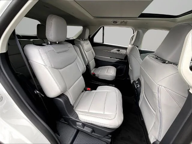 New 2026 Star White Metallic Tri-Coat Ford Active image 51