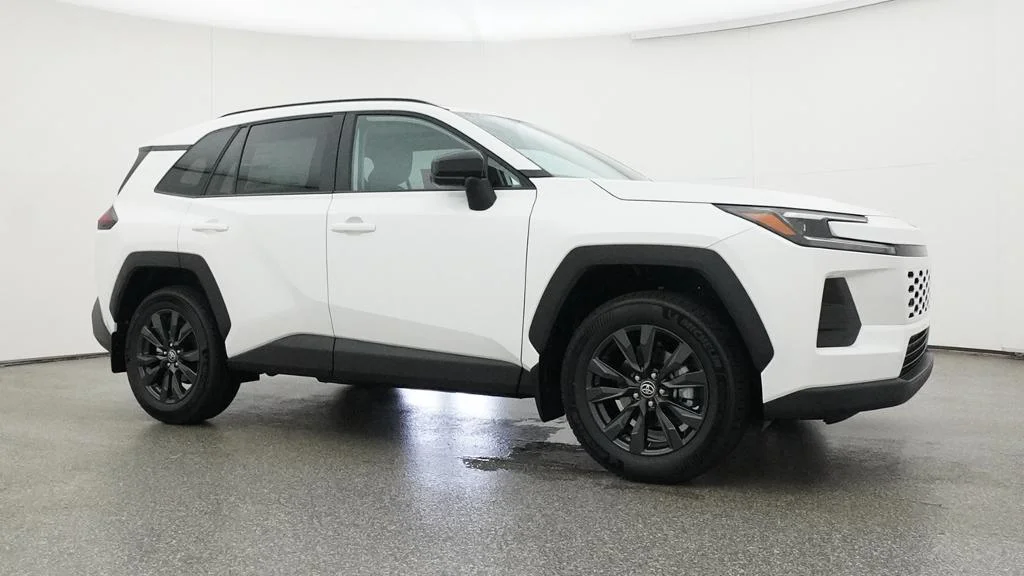 New 2026 Ice Cap Toyota XLE Premium image 11