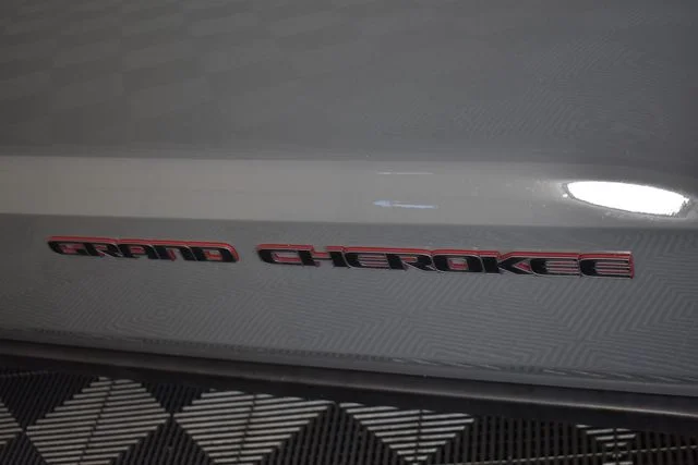 Used 2021 Gray Jeep Trailhawk image 9