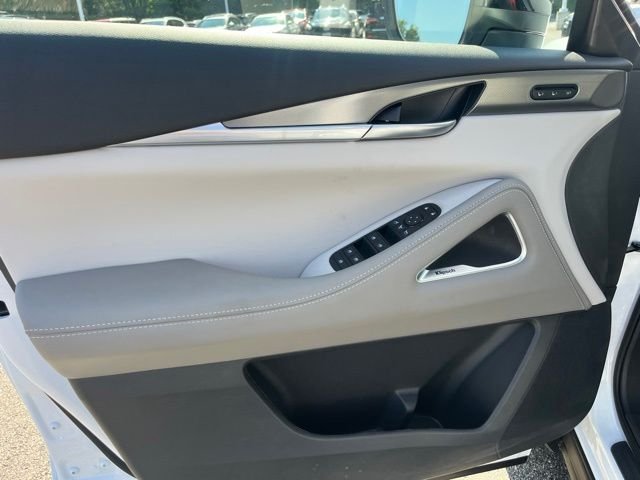New 2027 White INFINITI Luxe AWD image 10
