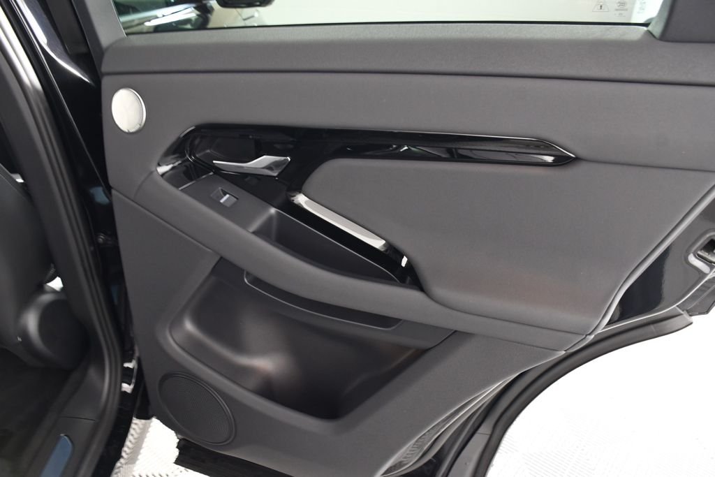 New 2026 Santorini Blk Land Rover  image 21